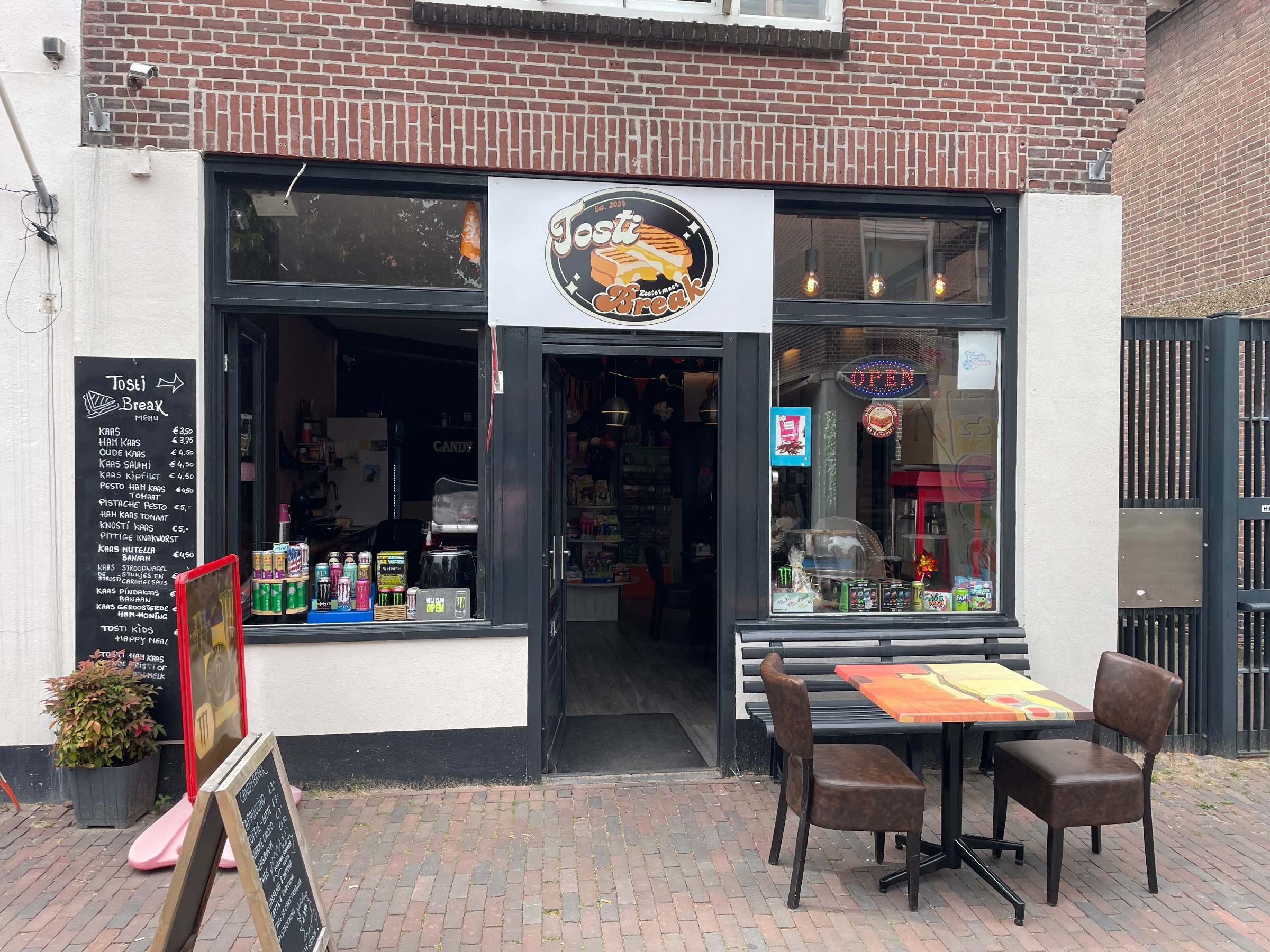 Winkelruimte in het centrale horeca deel van de Dorpsstraat Zoetermeer