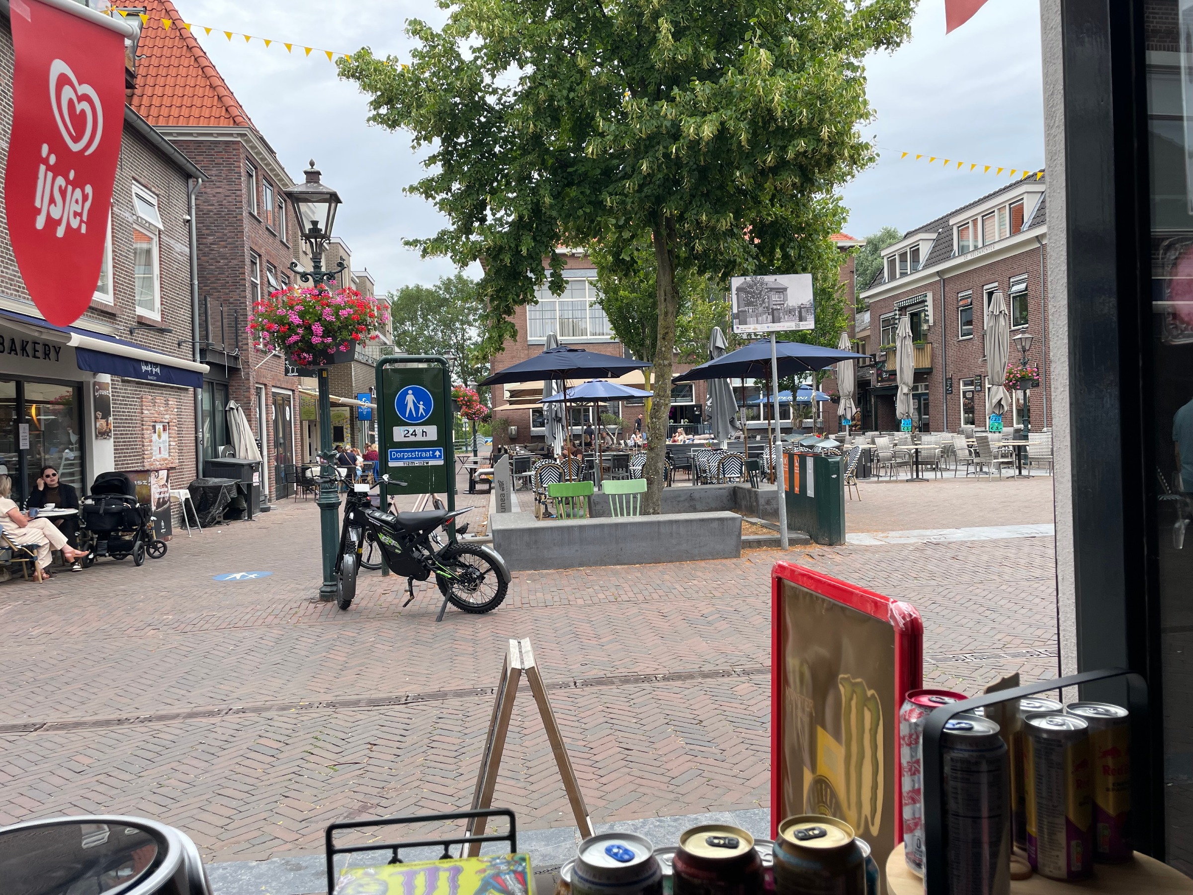 Winkelruimte in het centrale horeca deel van de Dorpsstraat Zoetermeer